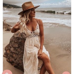 Magnolia Paradise Island Scalloped Lace Maxi